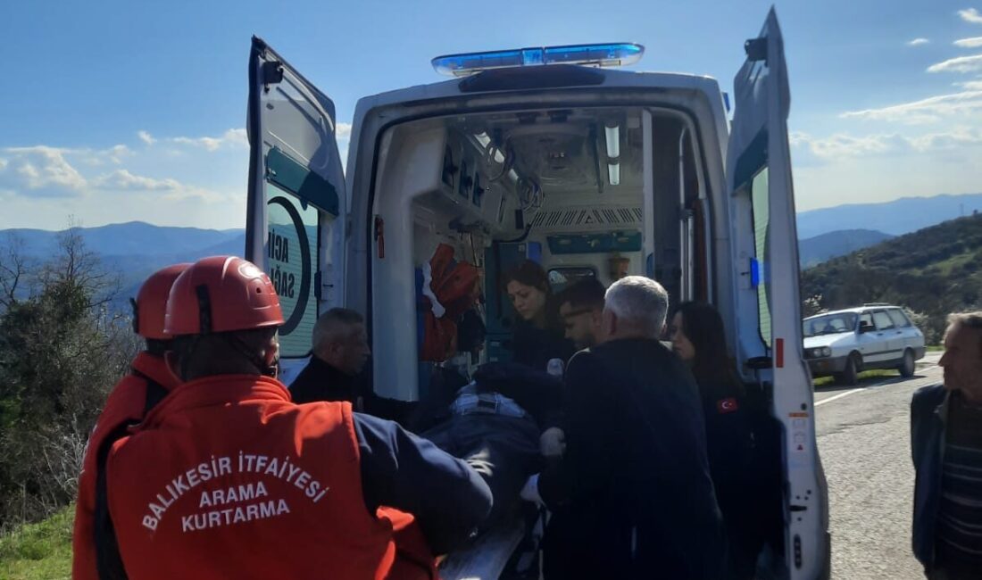 BALIKESİR (AA) – Balıkesir'in Sındırgı ilçesinde, devrilen traktörün altında kalan