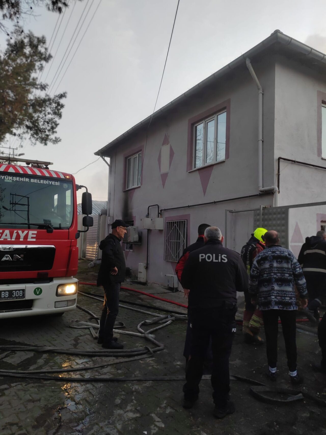 BALIKESİR (AA) – Balıkesir'in Kepsut ilçesinde evde çıkan yangında 1