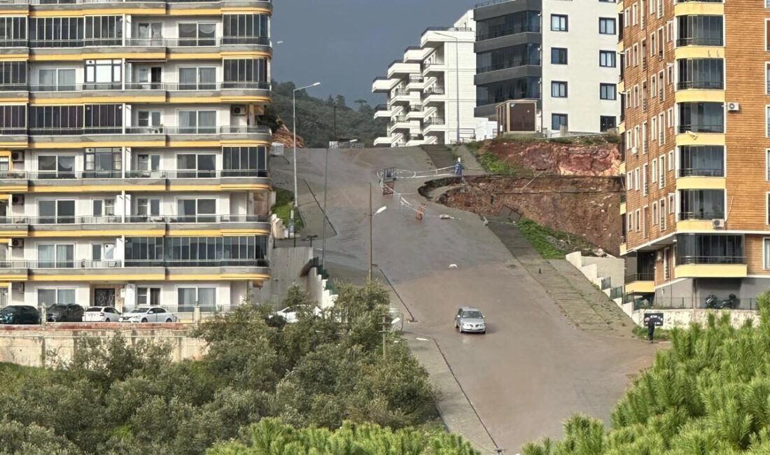 BALIKESİR (AA) – Balıkesir'in Edremit ilçesinde etkili olan aşırı yağışlar,