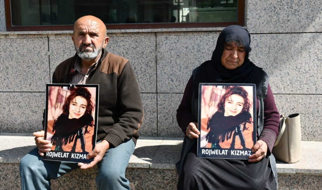 - Ailenin avukatı Sümeyye Gültekin Aykut:
- "Yeniden soruşturma başlatılması, kovuşturmaya