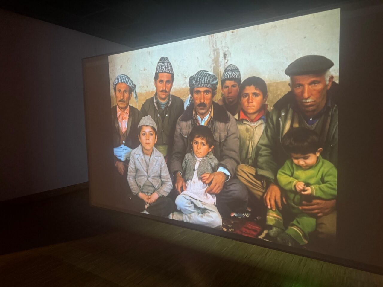 - Serginin programlayıcısı Gülce Özkara:
- "Buradaki eserler hem araziyle farklı