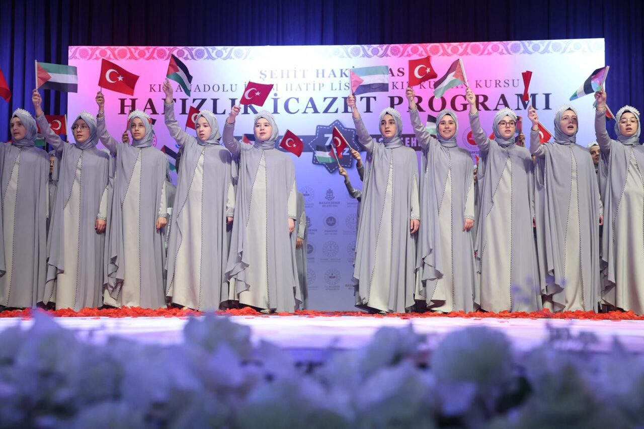 İSTANBUL (AA) – Başakşehir Şehit Haki Aras Kız Anadolu İmam
