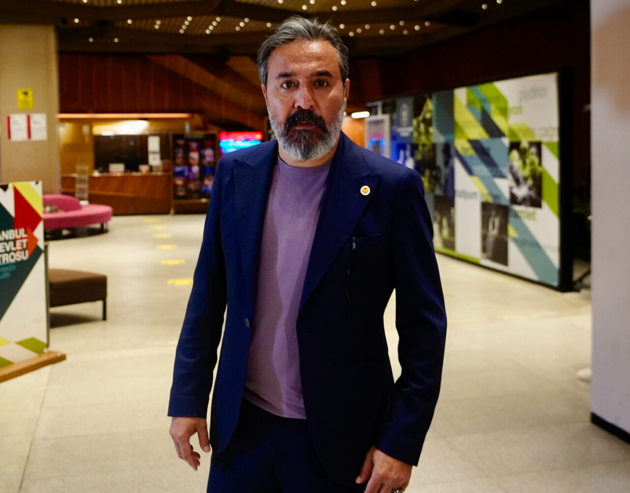 - Oyuncu Gonca Vuslateri:
- "Film, Alaçatı'ya gittiğini zanneden bir müzik