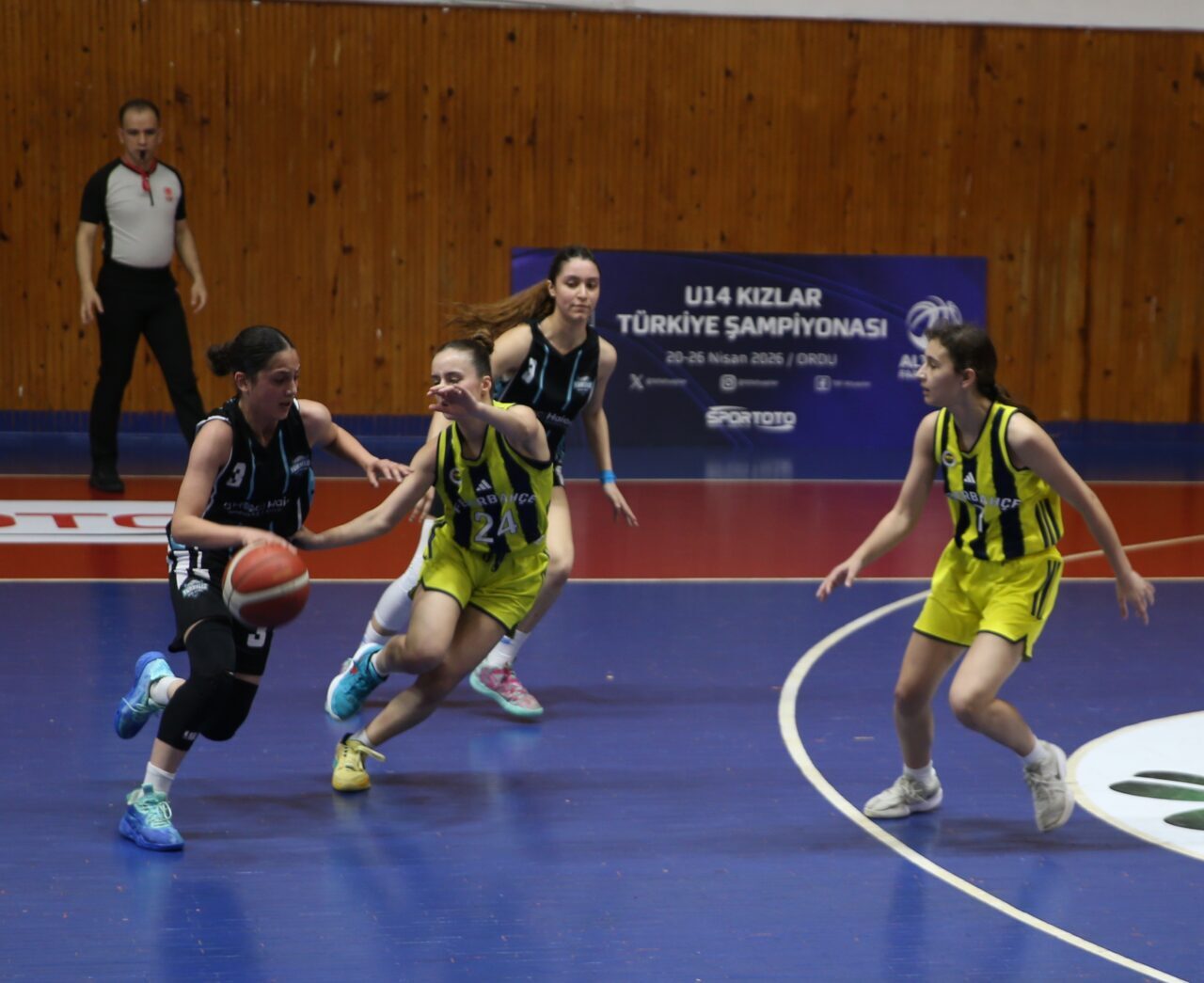 - Organizasyonun ilk gün müsabakaları tamamlandı