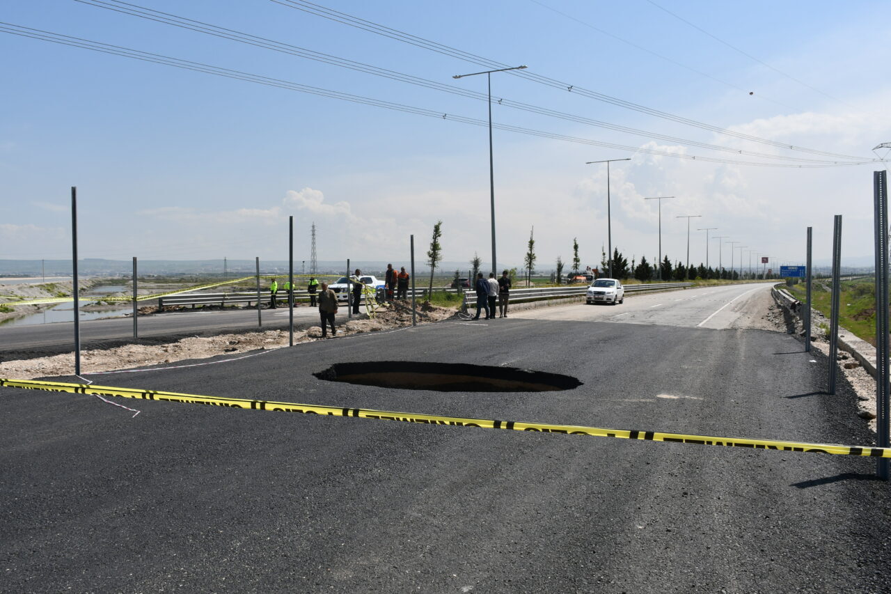 BATMAN (AA) – Batman'da çökme meydana gelen Güney Çevre Yolu