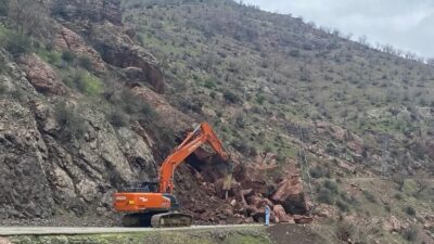 BATMAN (AA) – Batman'ın Sason ilçesinde meydana gelen heyelan nedeniyle