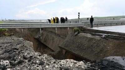 BATMAN (AA) – Batman'da sağanak nedeniyle çökme meydana gelen Güney