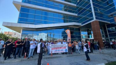 İZMİR (AA) – İzmir'in Bayraklı Belediyesinde çalışan 355 memur, toplu