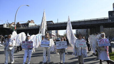 BERLİN (AA) – Almanya’nın başkenti Berlin’de Filistin’e destek gösterisi yapıldı.