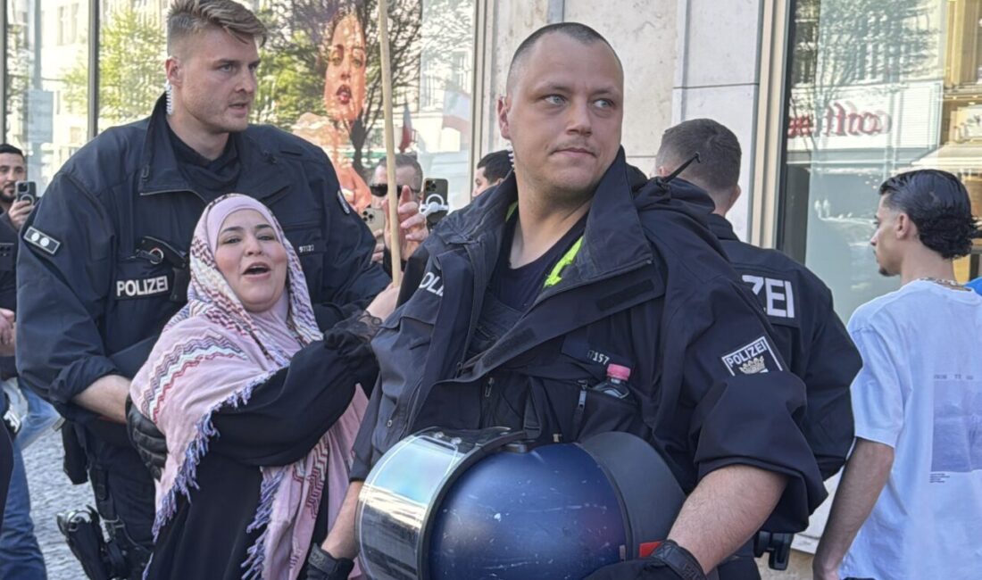 BERLİN (AA) – Almanya’nın başkenti Berlin'de Filistin'e destek gösterisi yapıldı.