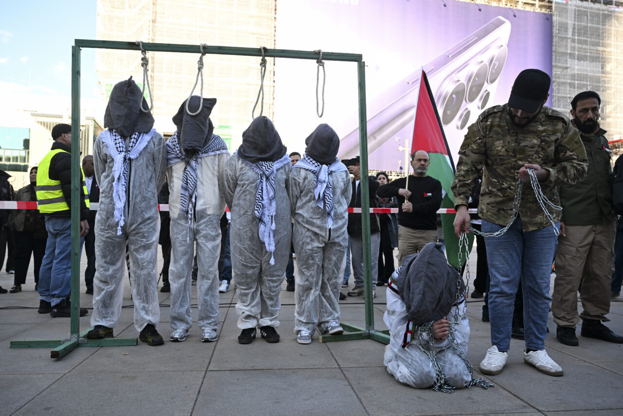 BERLİN (AA) – Almanya'nın başkenti Berlin'de, İsrail'de Filistinli esirlere uygulanması