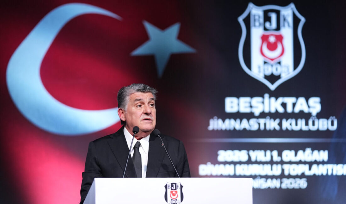 - Beşiktaş Kulübü Başkanı Serdal Adalı:
"Bütün kritik maçlarda, bütün kırılma