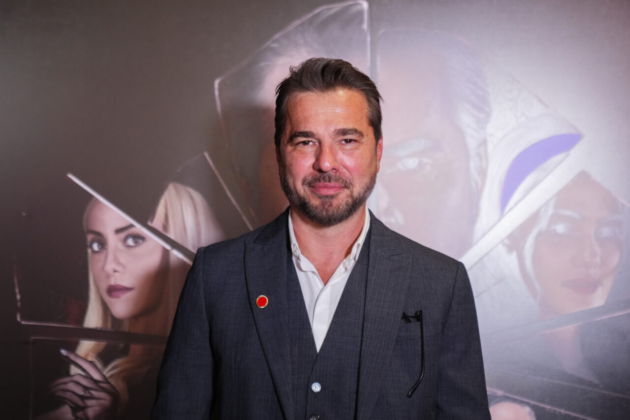 - Yönetmen Murat Çeri:
- "(Bu filmi) Gençlere ulaştırmak çabasındayım. Çünkü