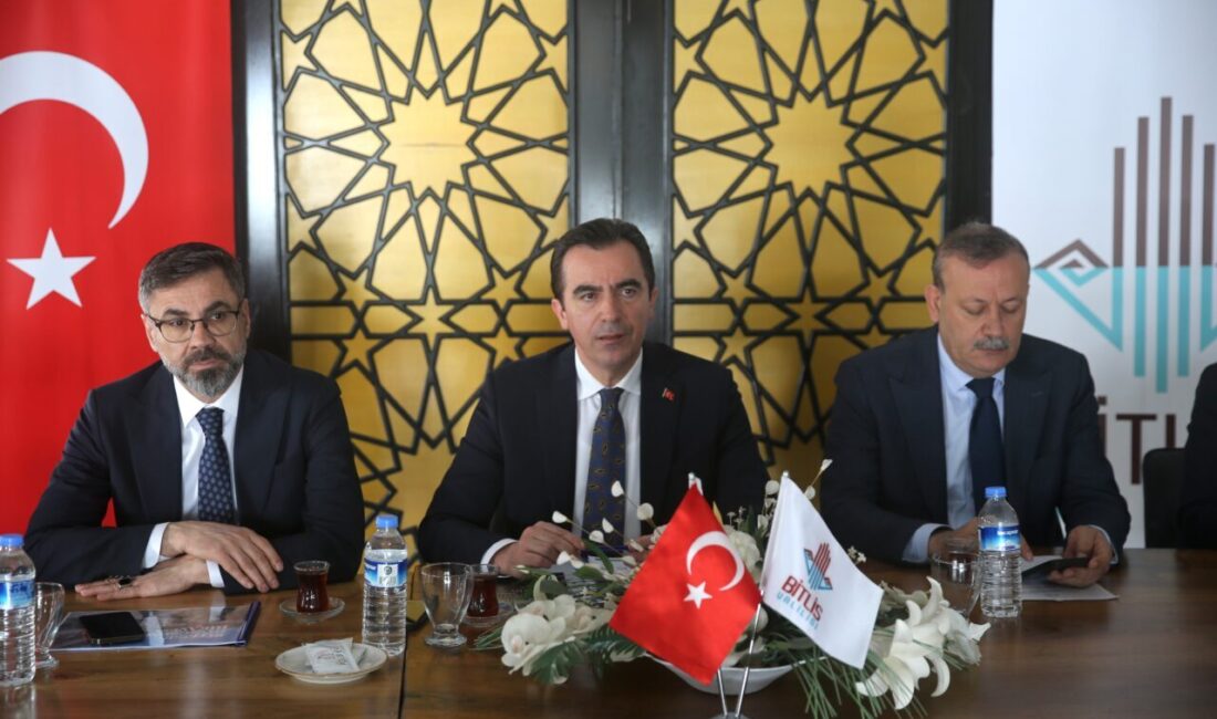 - Bitlis Valisi Ahmet Karakaya:
- "Bu projelerin bir kısmının ya