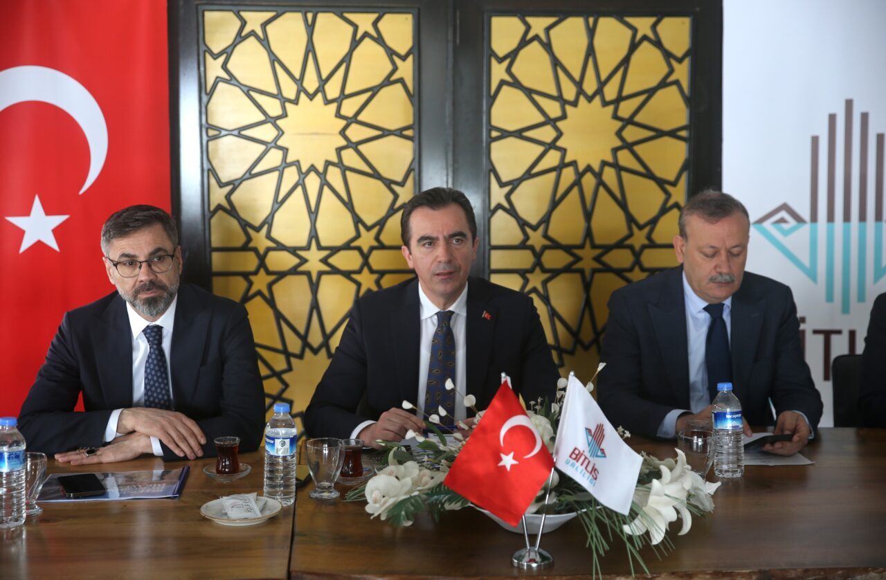 - Bitlis Valisi Ahmet Karakaya:
- "Bu projelerin bir kısmının ya