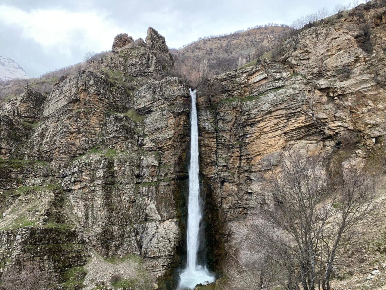 BİTLİS (AA) – Bitlis'in Mutki ilçesinde karların erimesi sonucu Gümüşkanat