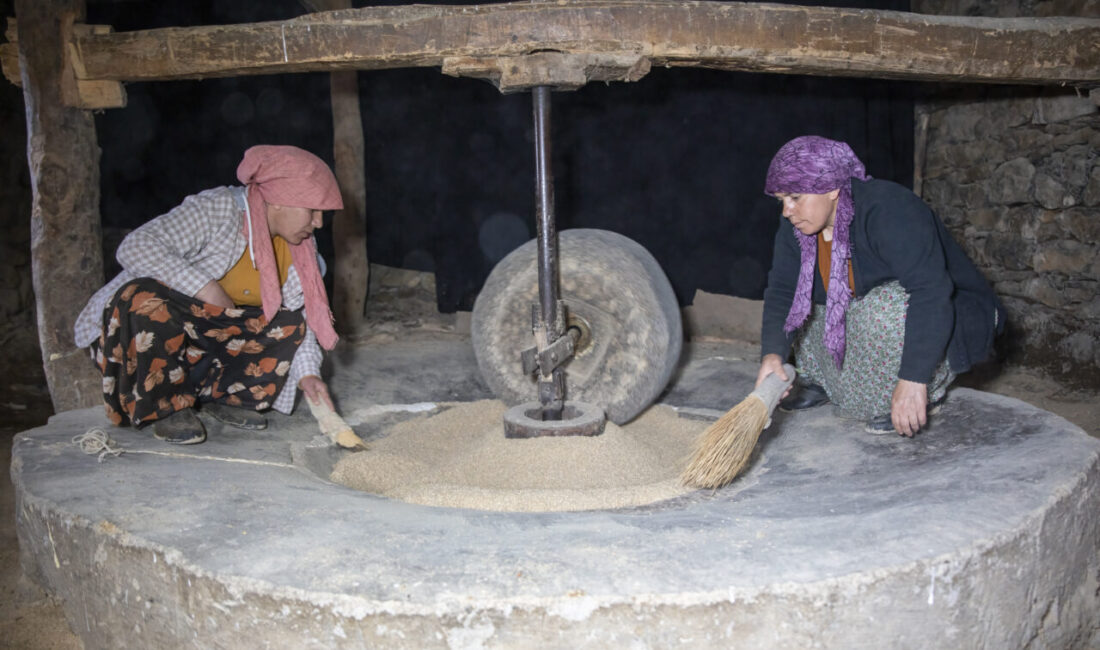 BİTLİS (AA) – Bitlis'in Hizan ilçesindeki yaklaşık 2 asırlık su