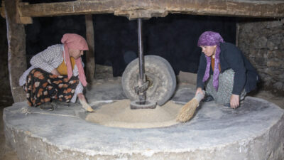 BİTLİS (AA) – Bitlis'in Hizan ilçesindeki yaklaşık 2 asırlık su