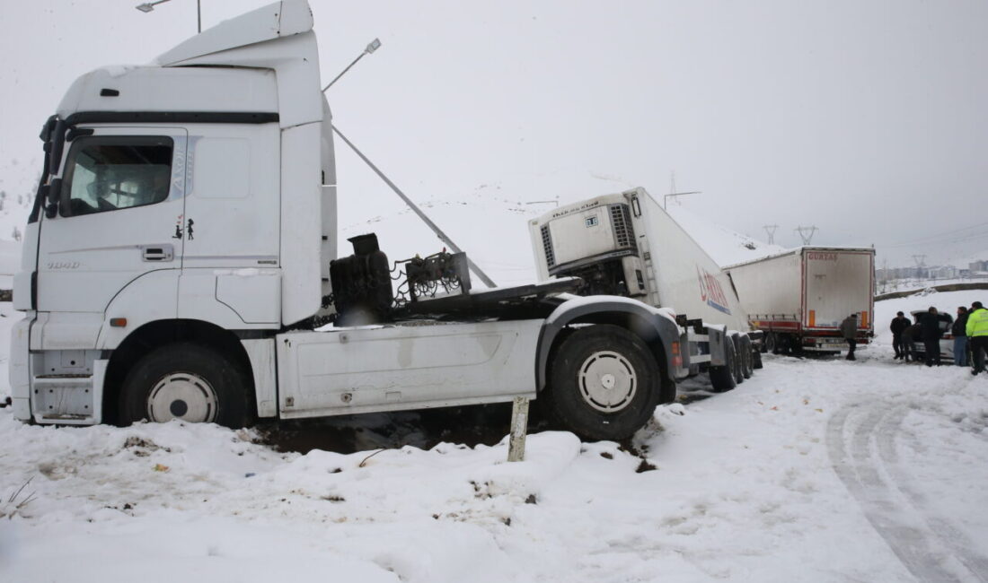 BİTLİS (AA) – Bitlis'te 6 aracın karıştığı zincirleme trafik kazasında