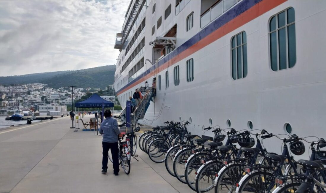 MUĞLA (AA) – Muğla'nın Bodrum ilçesine, "Europa" adlı kruvaziyer 357