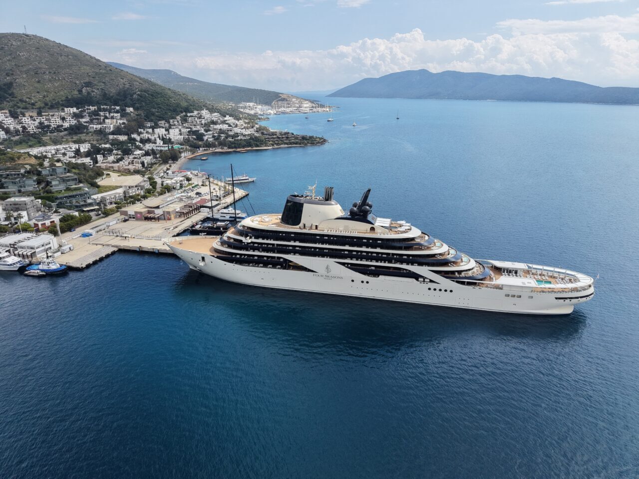 MUĞLA (AA) – Muğla'nın Bodrum ilçesine, "Four Seasons 1" adlı