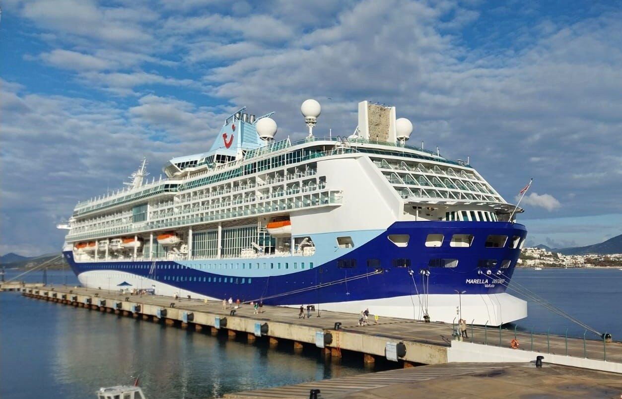 MUĞLA (AA) – Muğla'nın Bodrum ilçesine, "Marella Discovery" adlı kruvaziyer