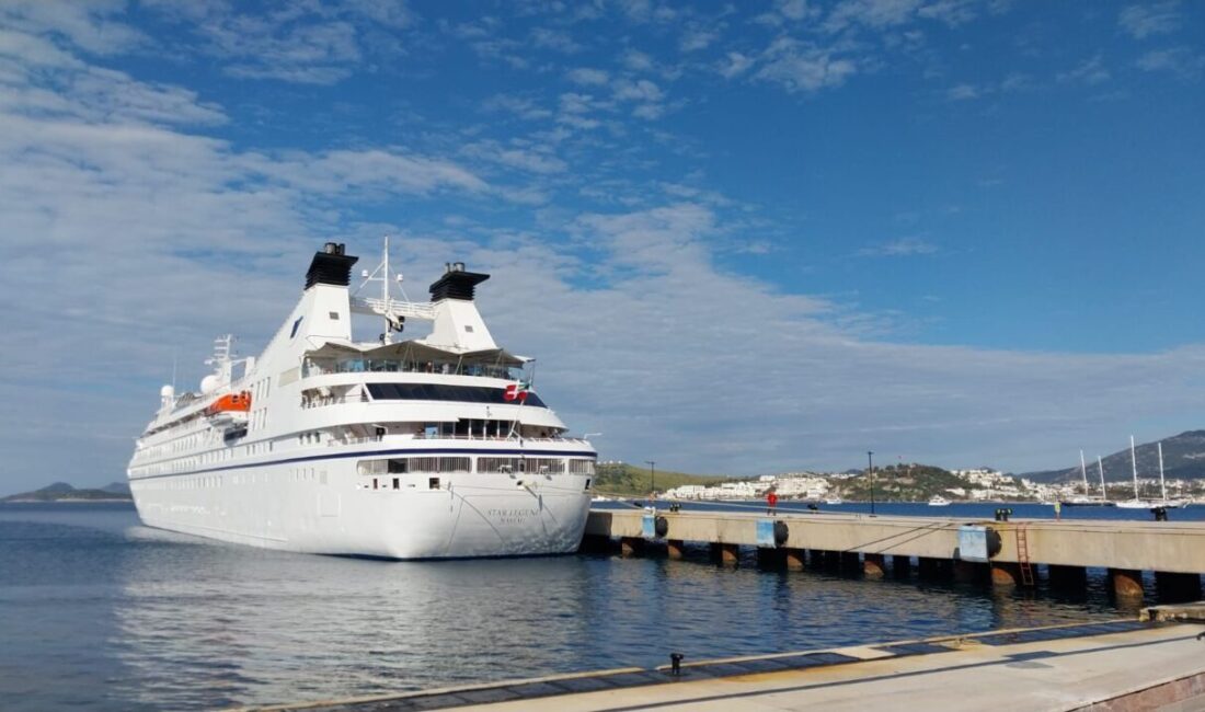 MUĞLA (AA) – Muğla'nın Bodrum ilçesine, "Star Legend" adlı kruvaziyer