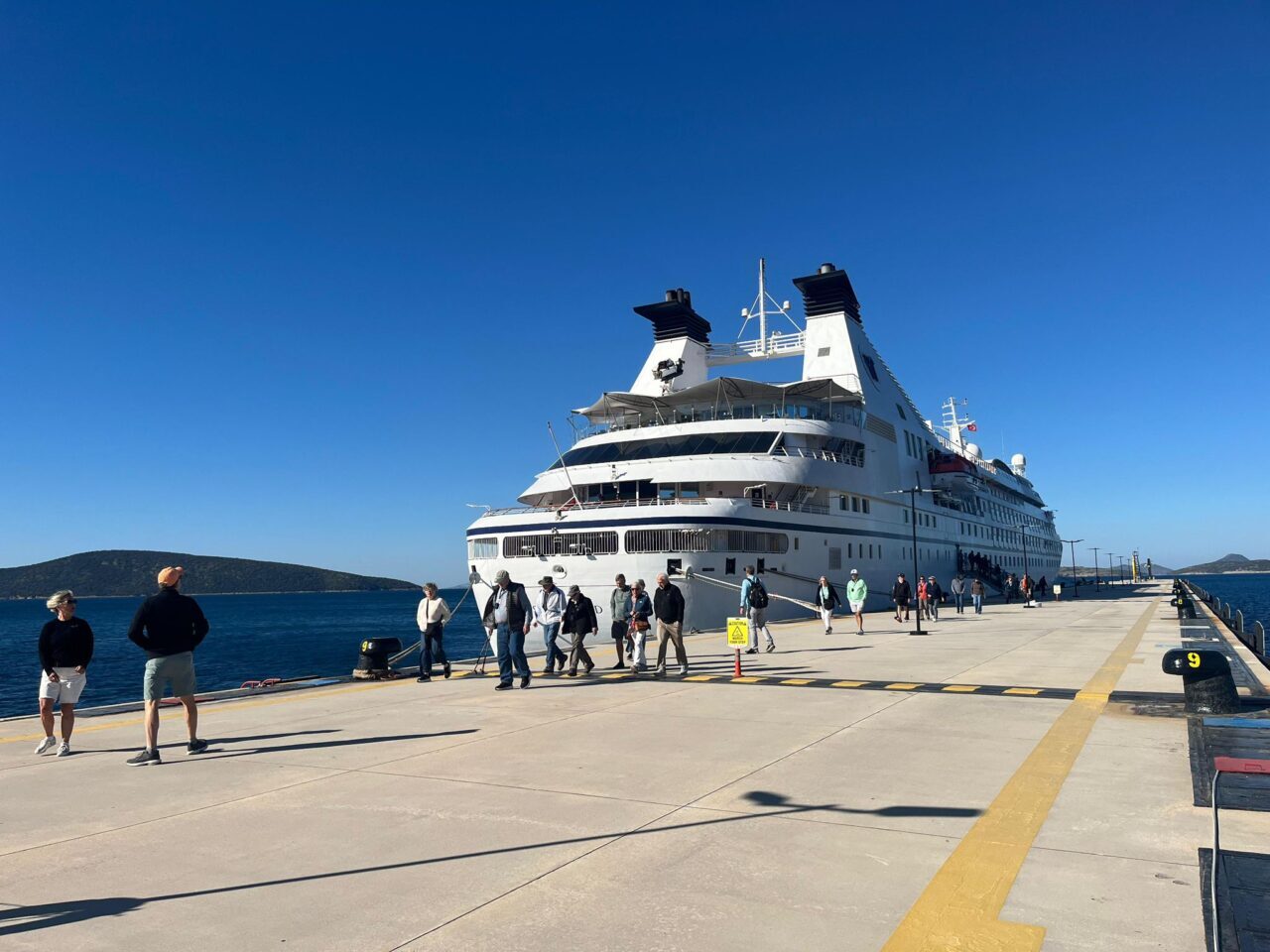 MUĞLA (AA) – Muğla'nın Bodrum ilçesine, "Star Legend" adlı kruvaziyer