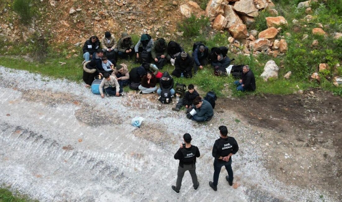 MUĞLA (AA) – Muğla'nın Bodrum ilçesinde 21 düzensiz göçmen yakalandı.