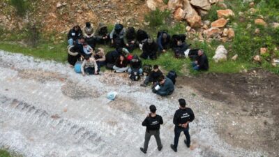 MUĞLA (AA) – Muğla'nın Bodrum ilçesinde 21 düzensiz göçmen yakalandı.