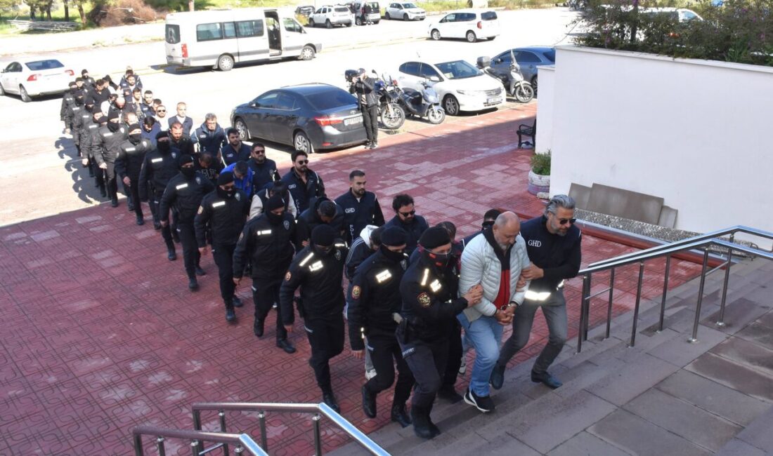 MUĞLA (AA) – Muğla'nın Bodrum ilçesi açıklarında lastik botun batması