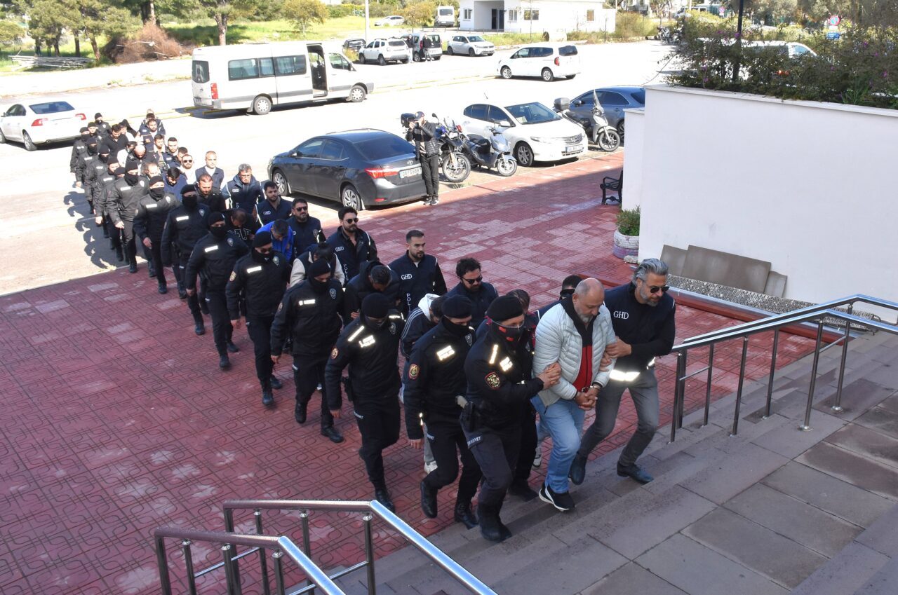 MUĞLA (AA) – Muğla'nın Bodrum ilçesi açıklarında lastik botun batması