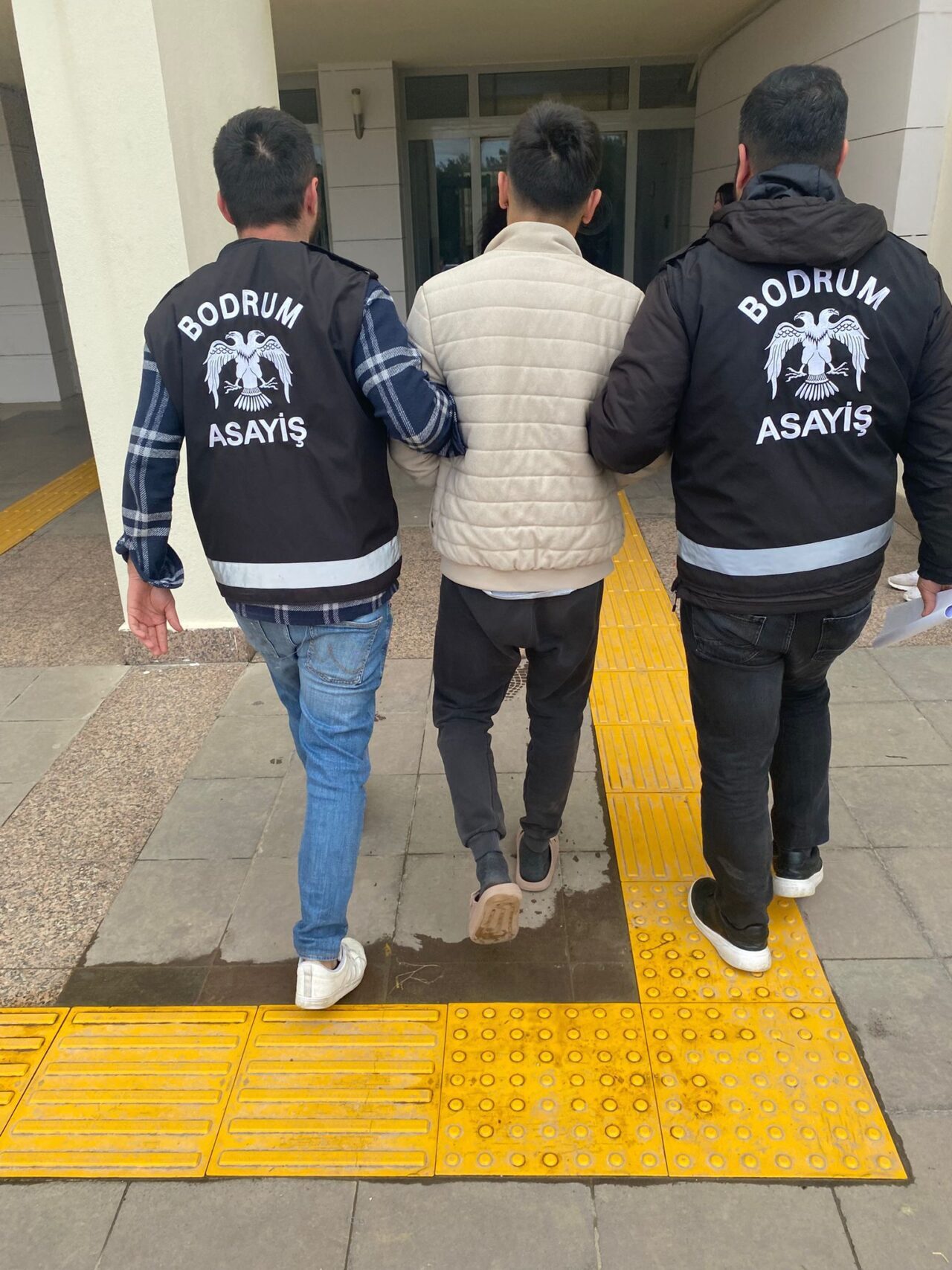 MUĞLA (AA) – Muğla'nın Bodrum ilçesinde hakkında kesinleşmiş 11 yıl