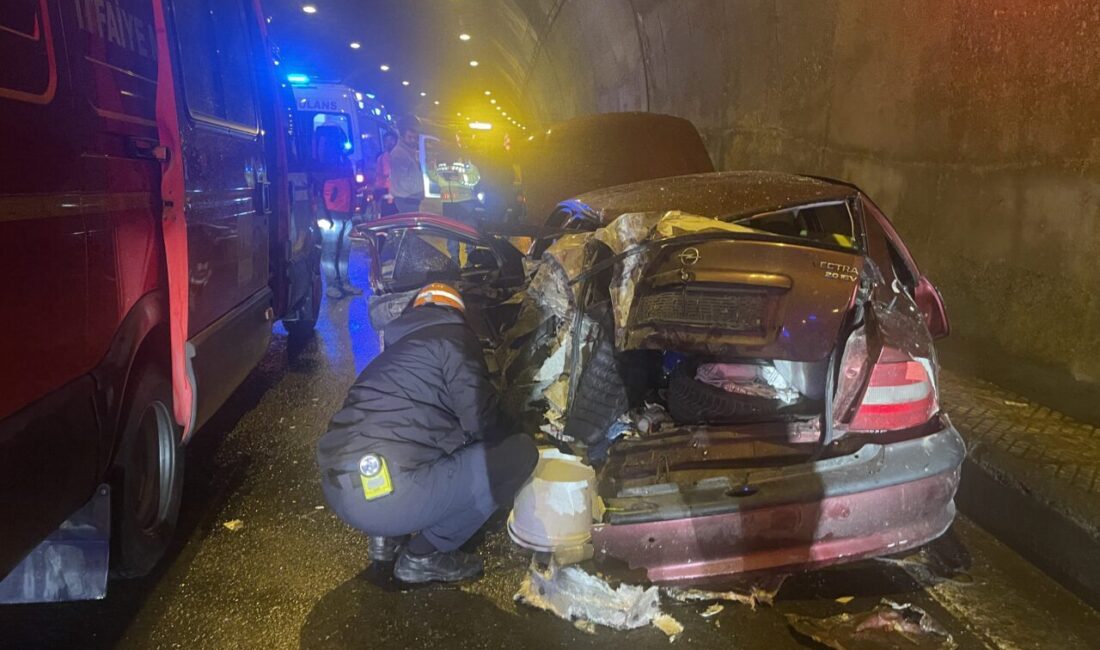 BOLU (AA) – Anadolu Otoyolu'nun Bolu Dağı Tüneli’nde arıza yapan