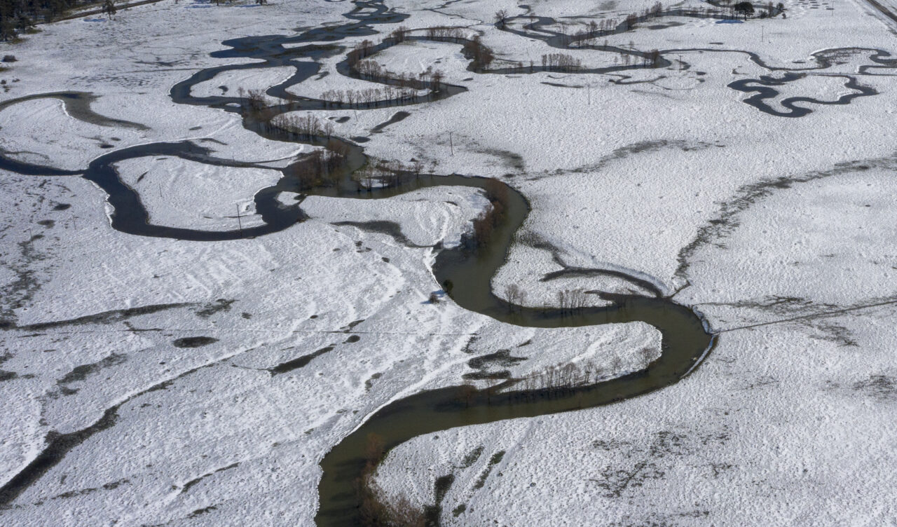 - Bolu'da karla kaplanan Aladağ Yaylası ve menderesler havadan görüntülendi