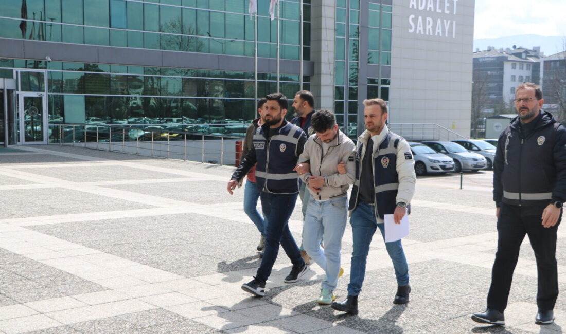BOLU (AA) – Bolu'da kendisini savcı olarak tanıtıp iki kişiyi