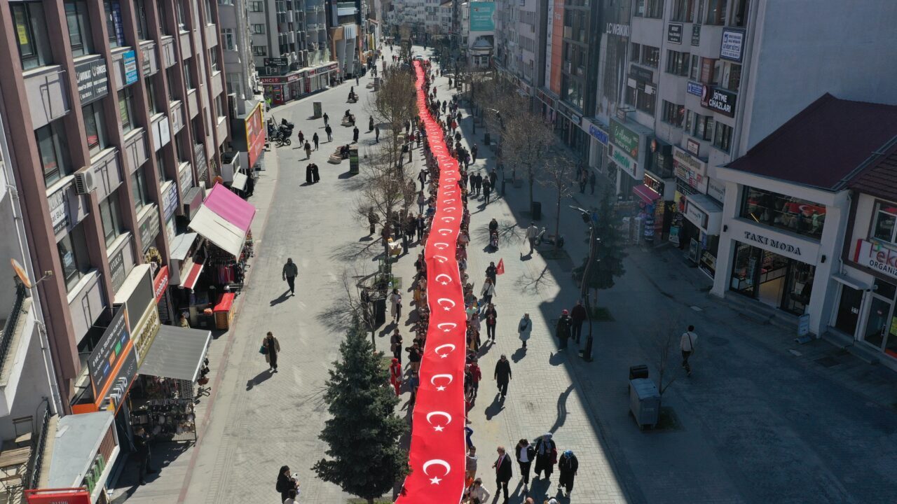 BOLU (AA) – Bolu'da öğrenciler, 23 Nisan Ulusal Egemenlik ve