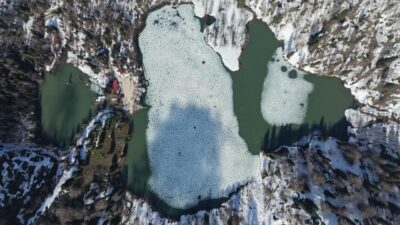 ARTVİN (AA) – Artvin'in önemli turizm merkezlerinden Borçka Karagöl Tabiat