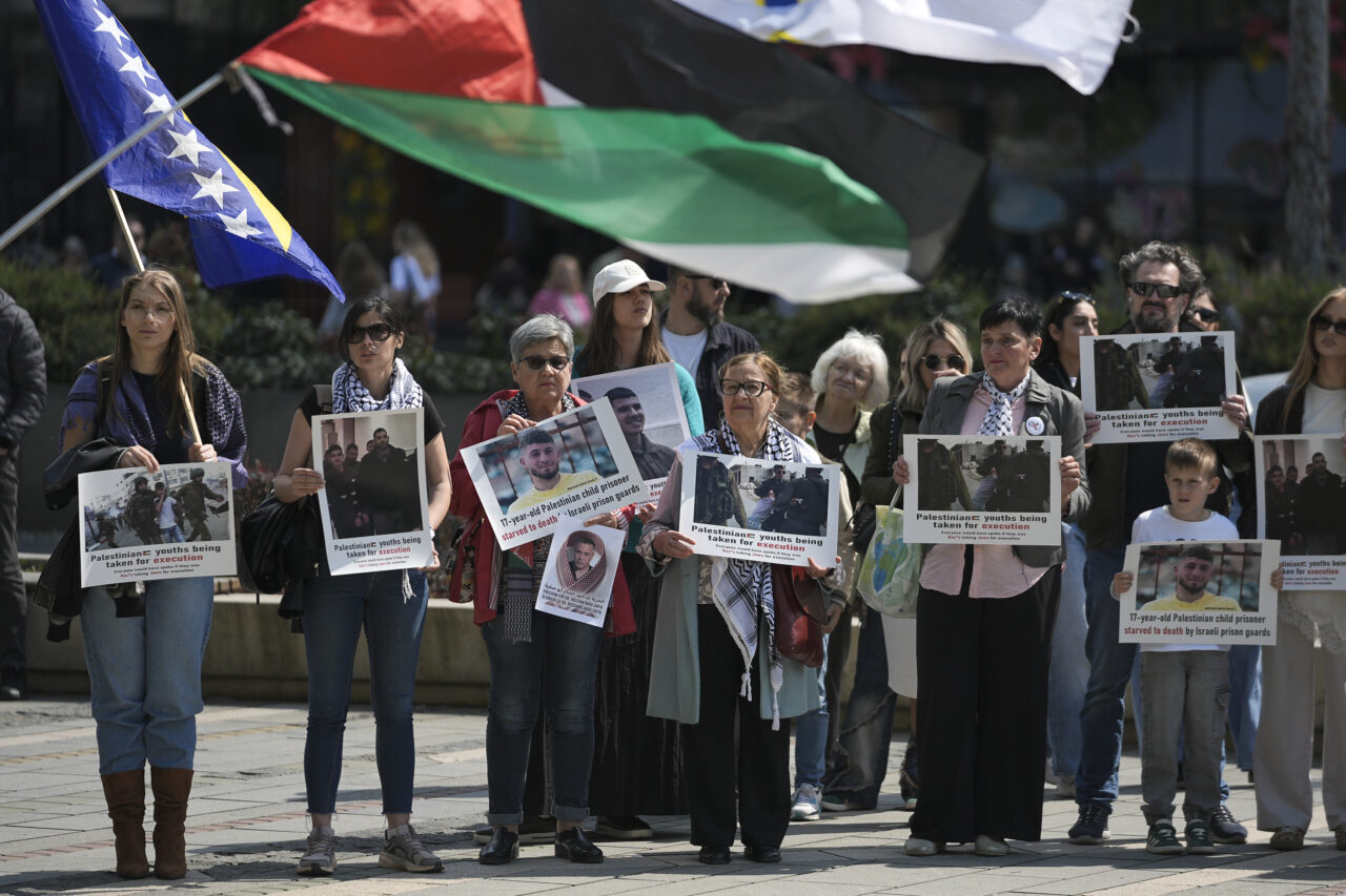 SARAYBOSNA (AA) – Bosna Hersek'in başkenti Saraybosna'da İsrail hapishanelerinde esir