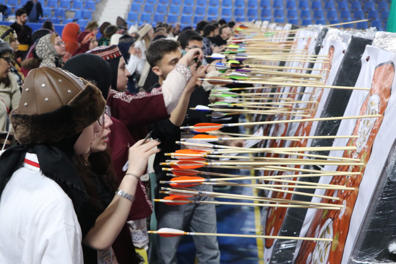 YOZGAT (AA) – Yozgat Bozok Üniversitesinde, "Tarih İçin Bir Ok