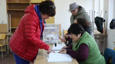 SOFYA (AA) – Bulgaristan'da seçmenler, son 5 yıldır devam eden