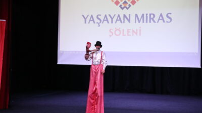 BURDUR (AA) – Burdur'da "Yaşayan Miras Şöleni" başladı. Kültür ve