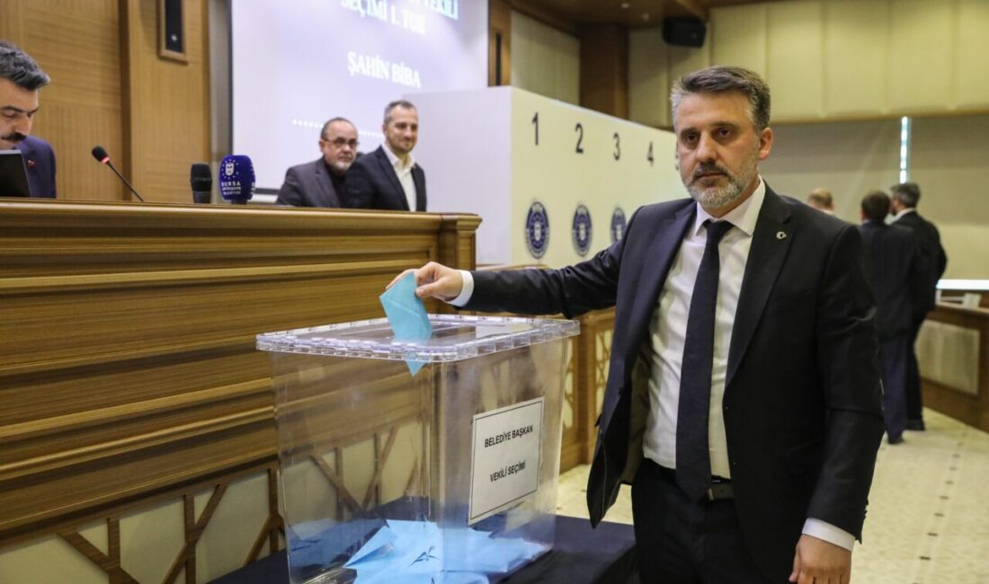 - Salt çoğunluğun arandığı üçüncü turda 61 oy alarak Başkan