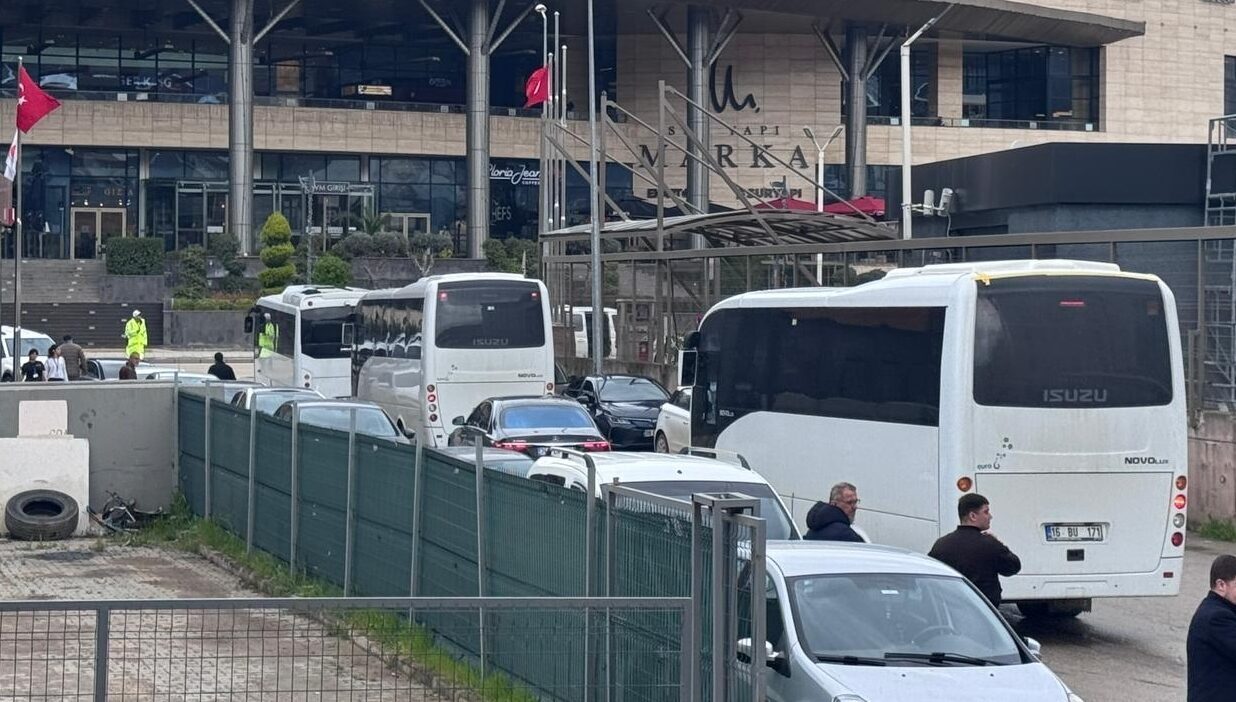 BURSA (AA) – Bursa'da, "suç işlemek amacıyla örgüt kurma, yönetme