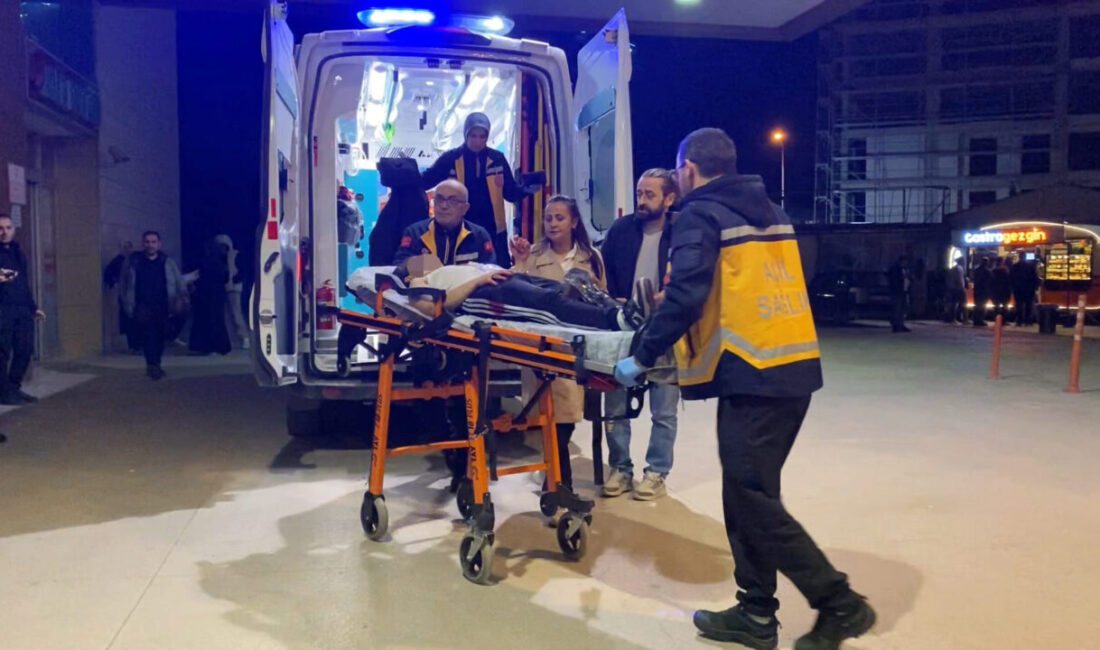 BURSA (AA) – Bursa'nın İnegöl ilçesinde çıkan bıçaklı kavgada 2