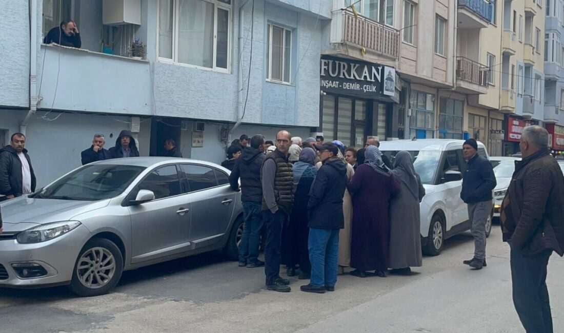 BURSA (AA) – Bursa'nın Gemlik ilçesinde bir kadın evinde bıçaklanarak