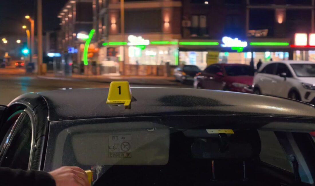 BURSA (AA) – Bursa'nın İnegöl ilçesinde seyir halindeki bir araca