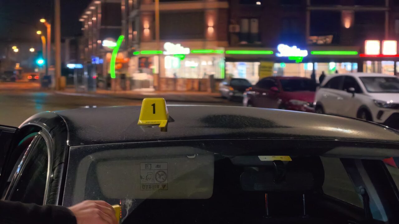 BURSA (AA) – Bursa'nın İnegöl ilçesinde seyir halindeki bir araca