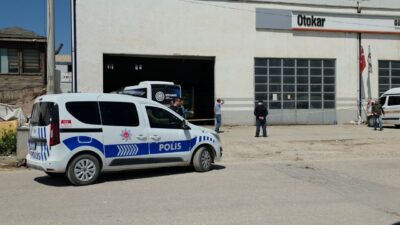 BURSA (AA) – Bursa'nın İnegöl ilçesinde bir oto tamirhanesinde silahlı