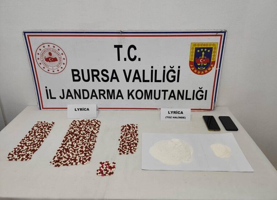 BURSA (AA) – Bursa'nın Yenişehir ilçesinde düzenlenen uyuşturucu operasyonunda 3